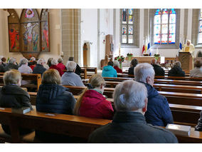 Festgottesdienst für die Kommunionjubilare an Ostermontag (Foto: Karl-Franz Thiede)